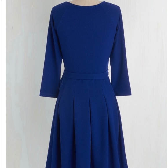 Skater style blue dress with waist tie - Picture 2 of 7